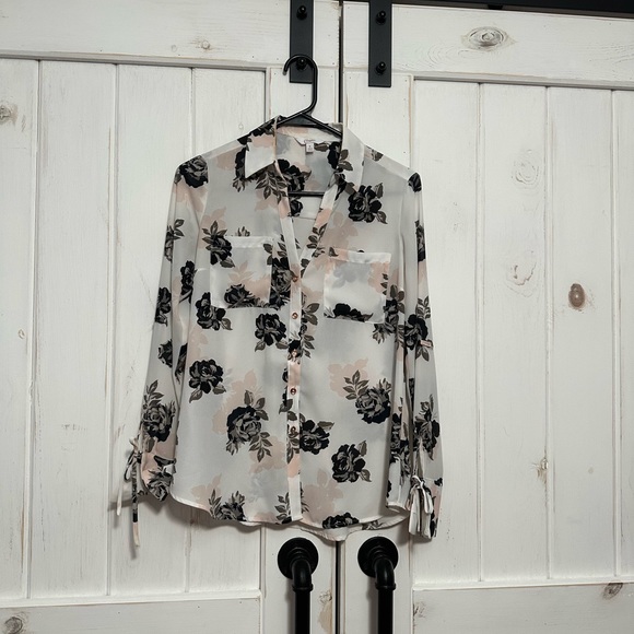 Super Cute Button Down Shirt with Floral Pattern - Picture 1 of 5